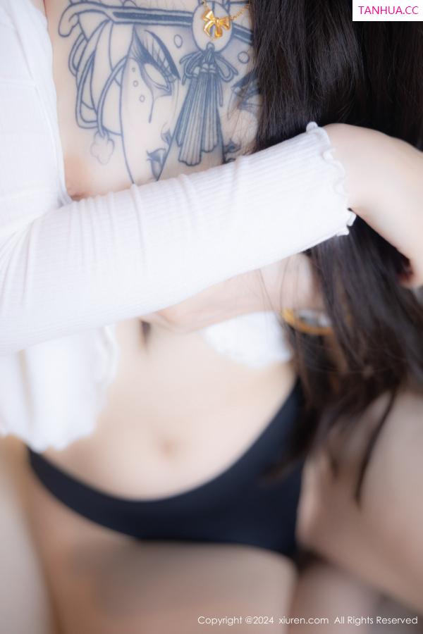 周妍希 奶瓶土肥圆 [XiuRen]高清写真图 2024.06.21 No.8740 奶瓶. 美腿性感第5张图片